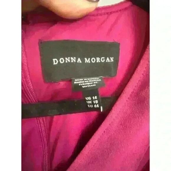 Donna Morgan Long Sleeve V-Neck Midi Dress with Faux Pockets in Fuschia Size 14 - Picture 5 of 8